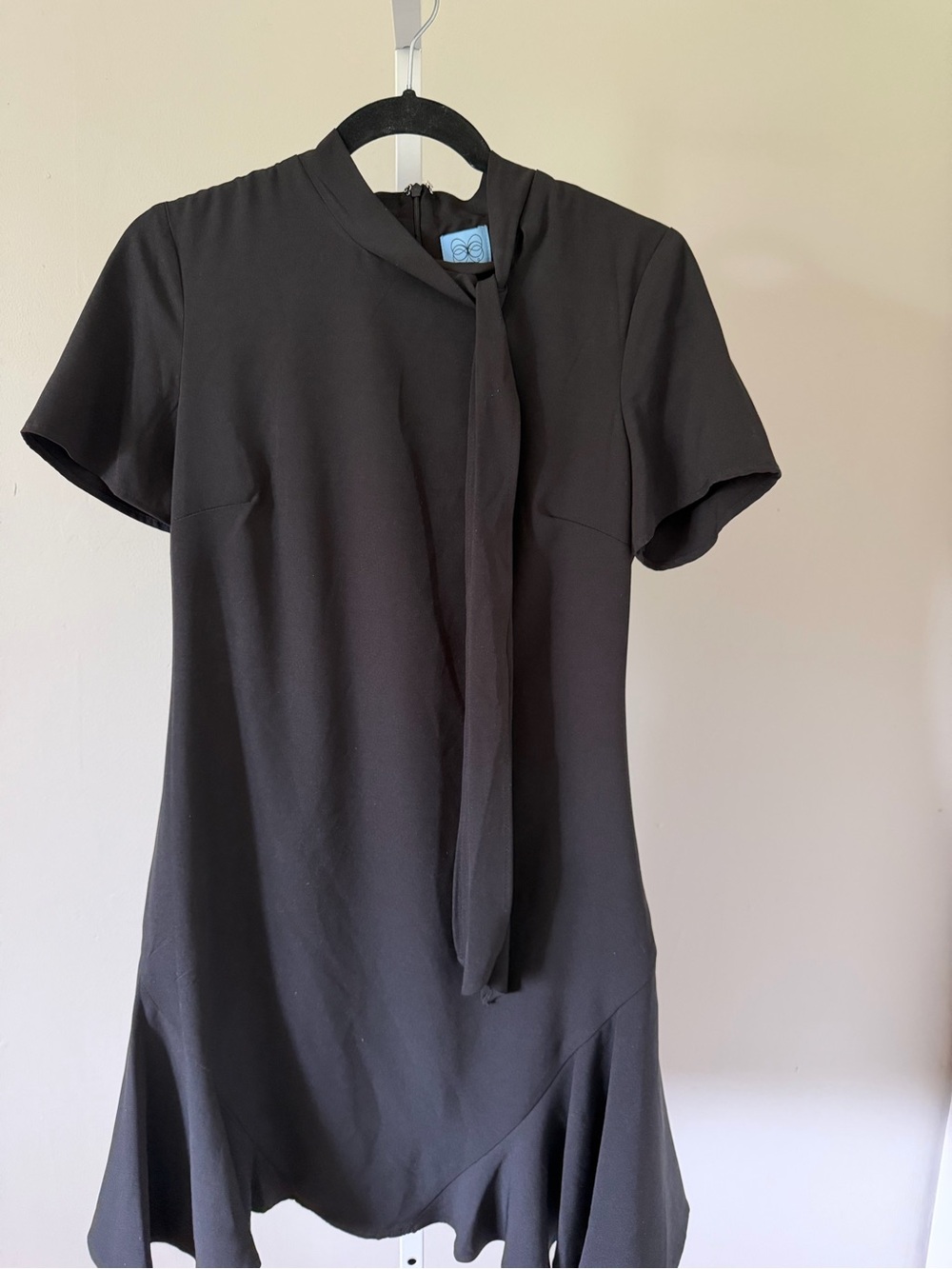 CeCe Black Short Sleeve Tie-Neck Dress